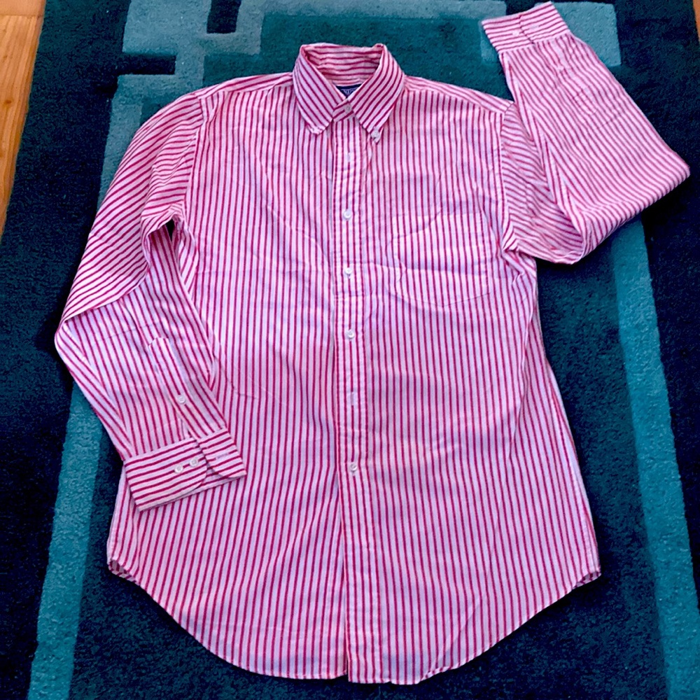 Lands’ End Unisex White with Red Vertical Stripes, 56% Cotton, 53% Polyester.